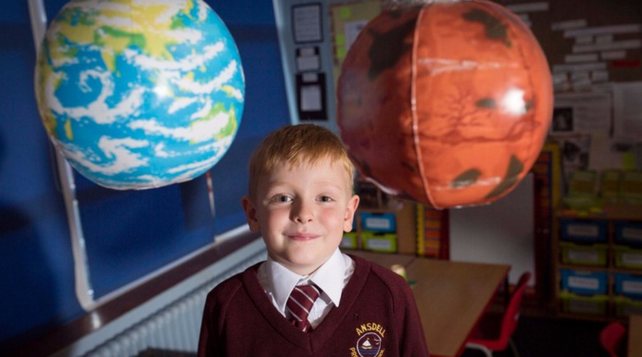 Berapa Biaya Kirim Surat ke Planet Mars?