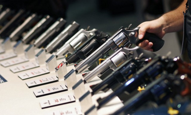 Facebook dan Instagram Haramkan Penjualan Senjata