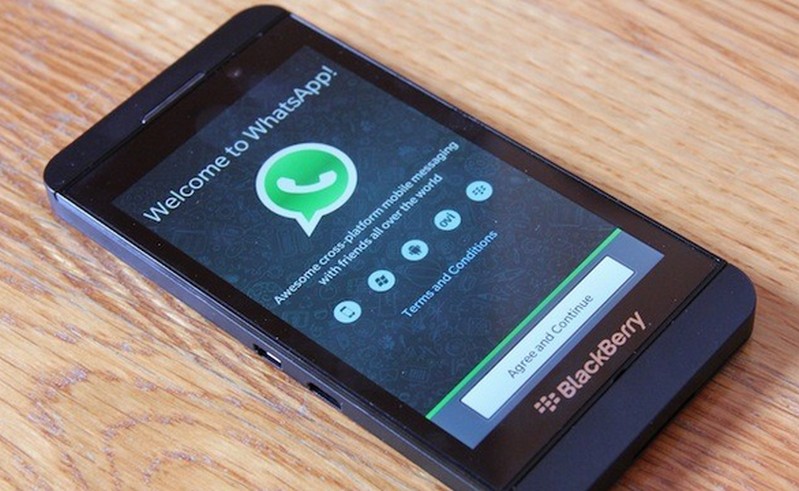 Diputus WhatsApp, BlackBerry Berusaha ‘Move On’
