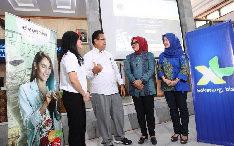 XL Beri Pelatihan Digital Crafter Pengerajin Garut