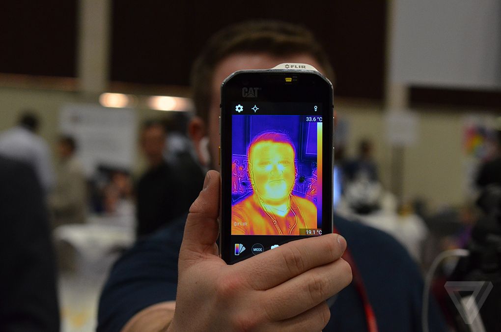CAT Luncurkan Ponsel Pertama dengan Kamera Termal