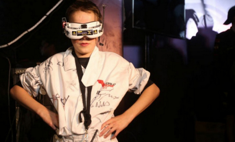 Bocah Ini Kantongi Rp 3,2 Miliar dari Balapan Drone