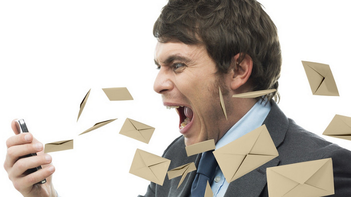 Sial! Pria Ini Dipecat karena Pakai Email Kantor