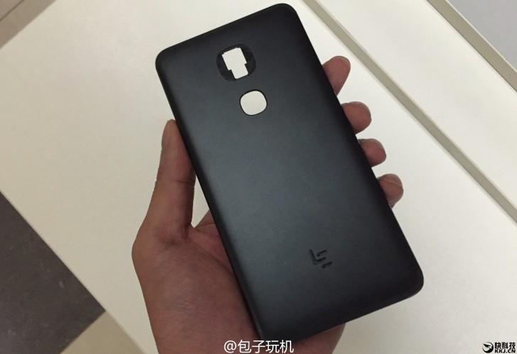 Bocoran Panel Belakang Le 2s Indikasikan Desain Antena Serupa iPhone 7