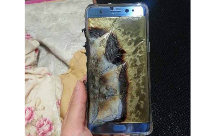 Waduh! Galaxy Note 7 Meledak Saat Charge Baterai