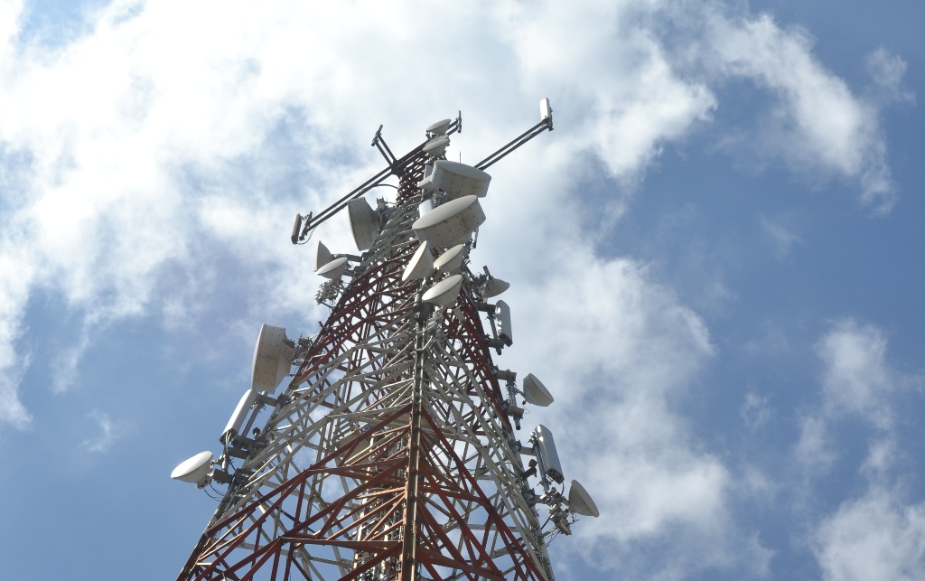 Kominfo Abaikan Rekomendasi KPPU dalam Lelang Frekuensi 2,1 GHz dan 2,3 GHz