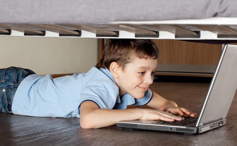 Orang Tua Perlu Waspadai Kecanduan Online pada Anak