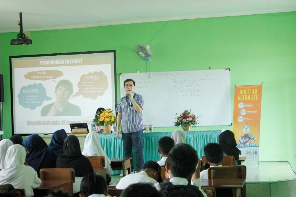 Bolt! Ajak Anak Muda Kreatif Ber-Internet