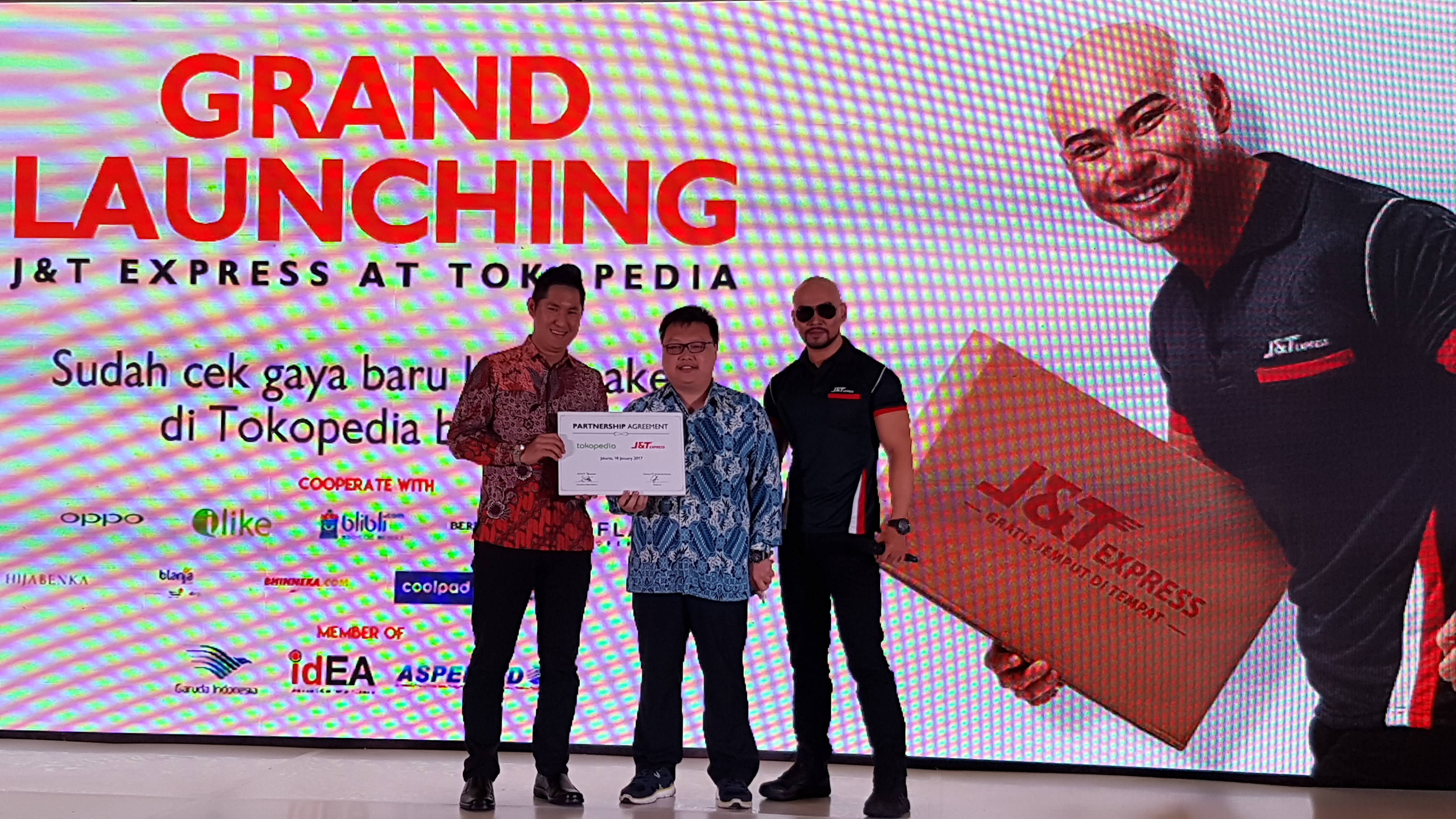 Pakai Aplikasi J&T Express Bisa Kirim Barang dari Rumah