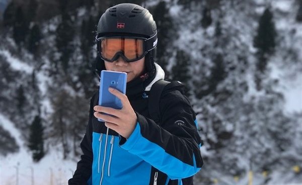 Ikuti Jejak S7 Edge, Xiaomi Mi Note 2 Juga Punya Varian Blue Coral