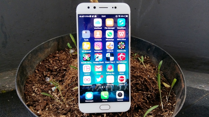 Review Vivo V5 Plus: “Pede” Bawa Dua Kamera Selfie