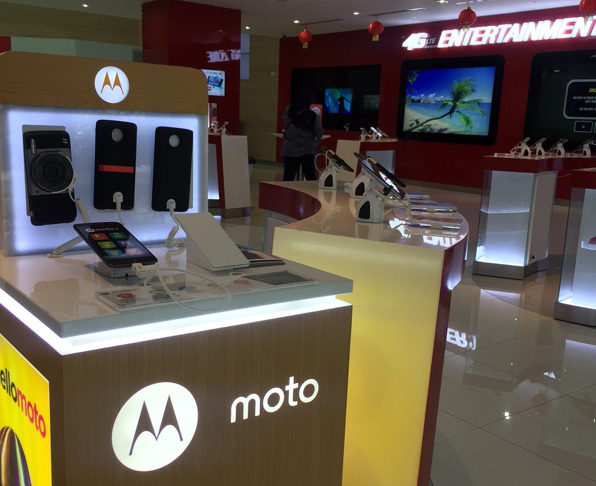 Smartfren Tawarkan Program Bundling Motorola Z Series
