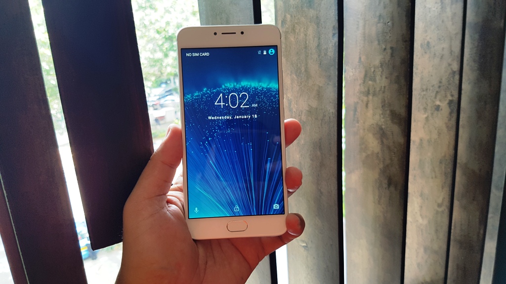 Hands-On Luna G: Ponsel “Anti Ngelag”