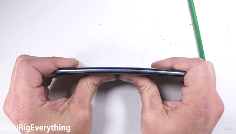 Seberapa Kuat Galaxy S8 Saat Dibengkokkan? [Video]