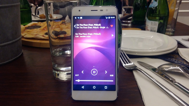 Mengenal 6 Fitur Panduan Muslim di Advan G1