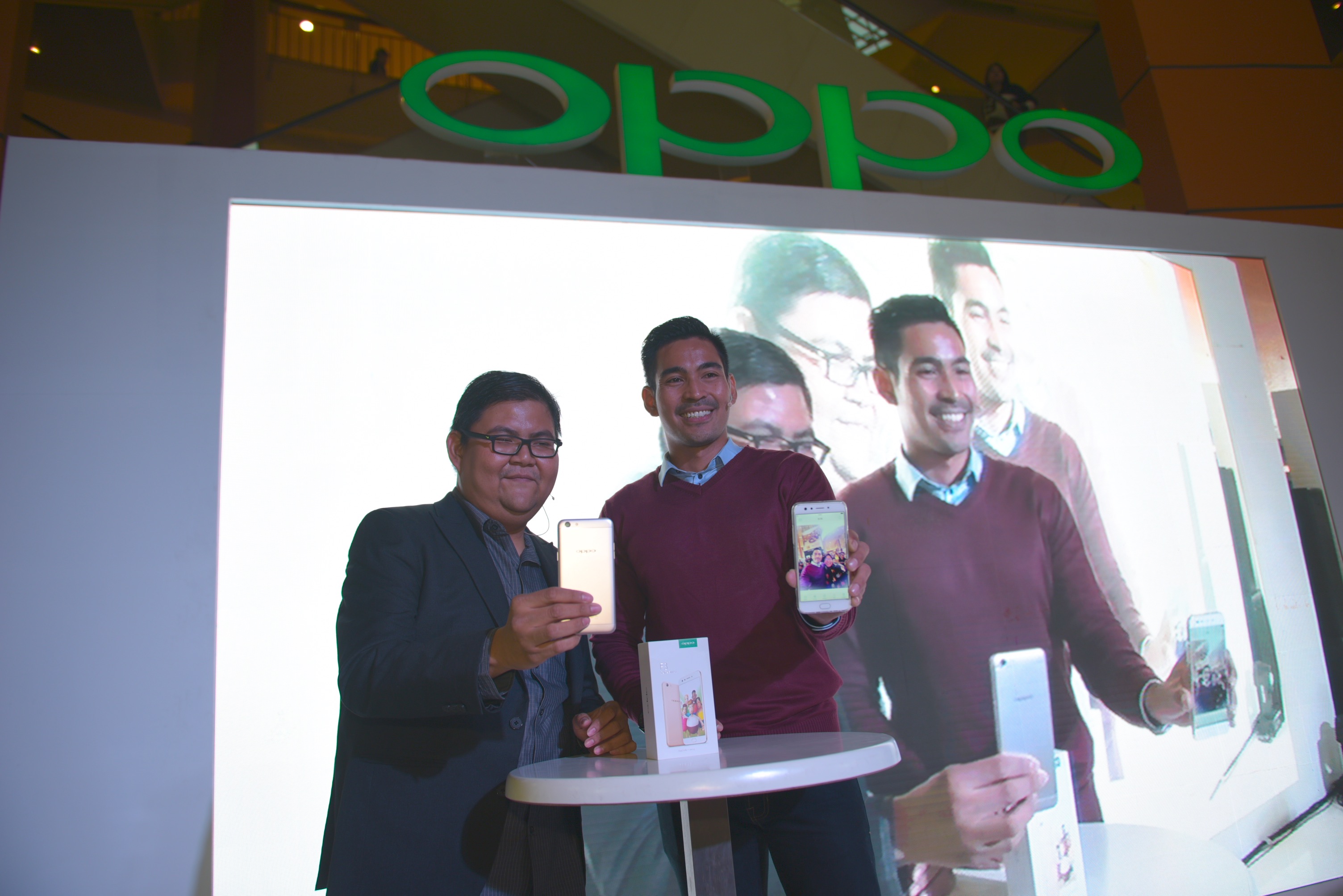 Oppo F3 Pecahkan Rekor Pre-order Terbanyak