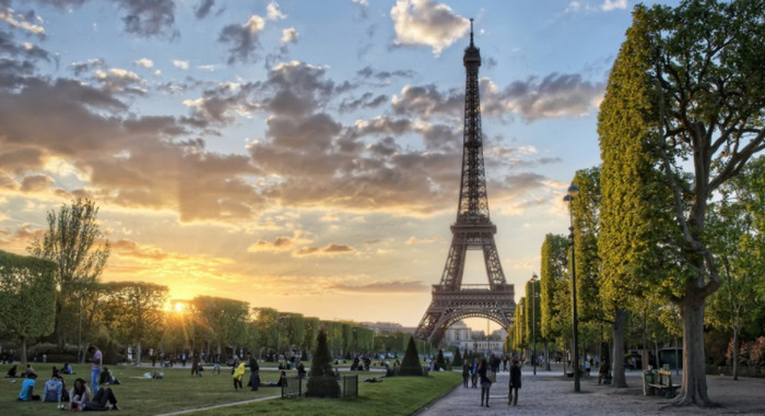 Perancis Larang Mobil Bensin dan Diesel, Kenapa?