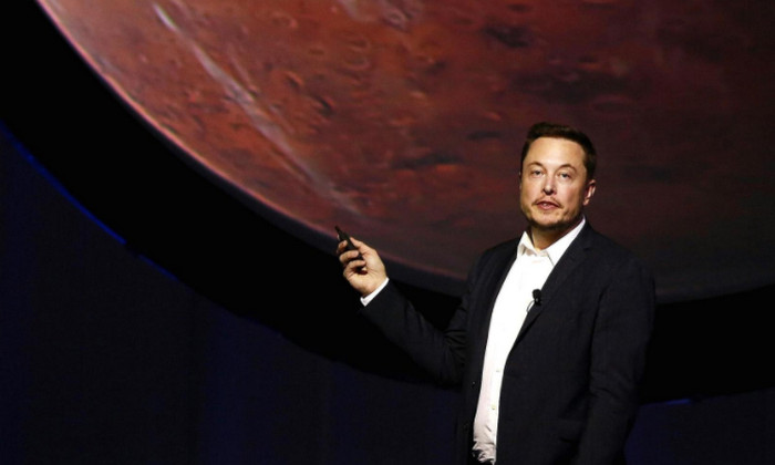 Saat ‘Iron Man’ Demam Panggung