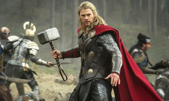 Wah.. YouTuber Ini Berhasil “Dapatkan” Palu Thor