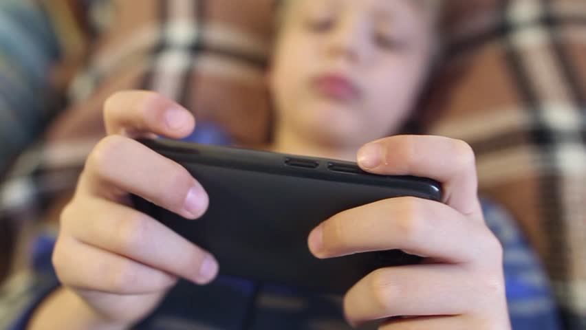 game smartphone hari libur