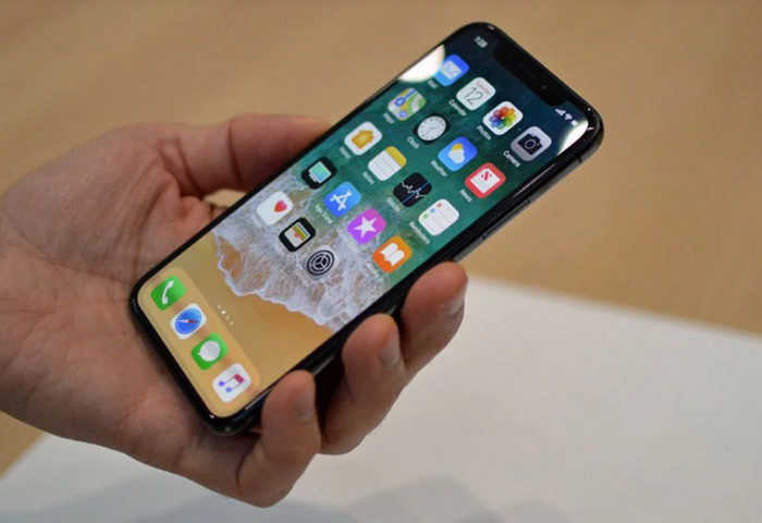 Apple Diprediksi Akan Luncurkan iPhone 6,5 inci ?