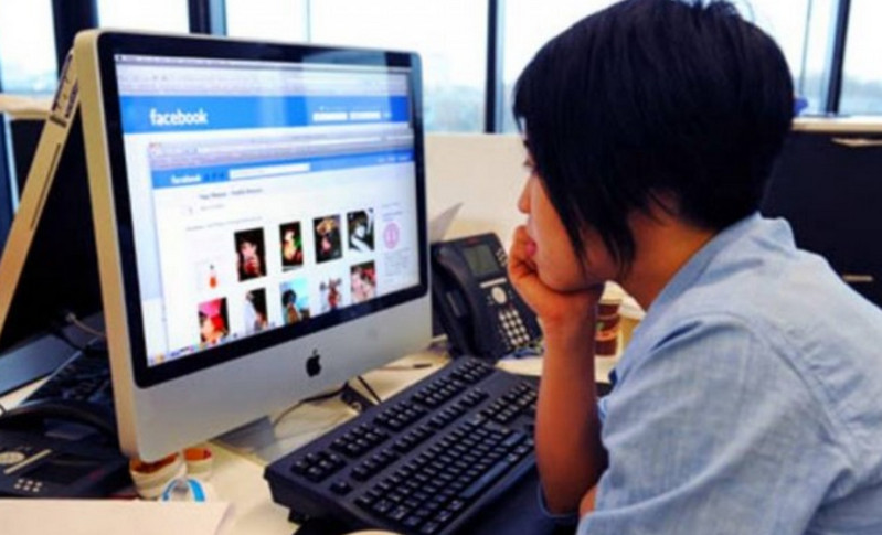 Sstt.. HRD ‘Zaman Now’ Intip Aktivitas Sosial Media Karyawan