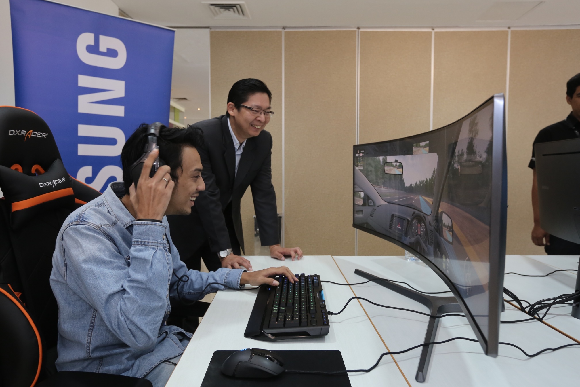 Samsung QLED CHG90, Monitornya Para Gamer