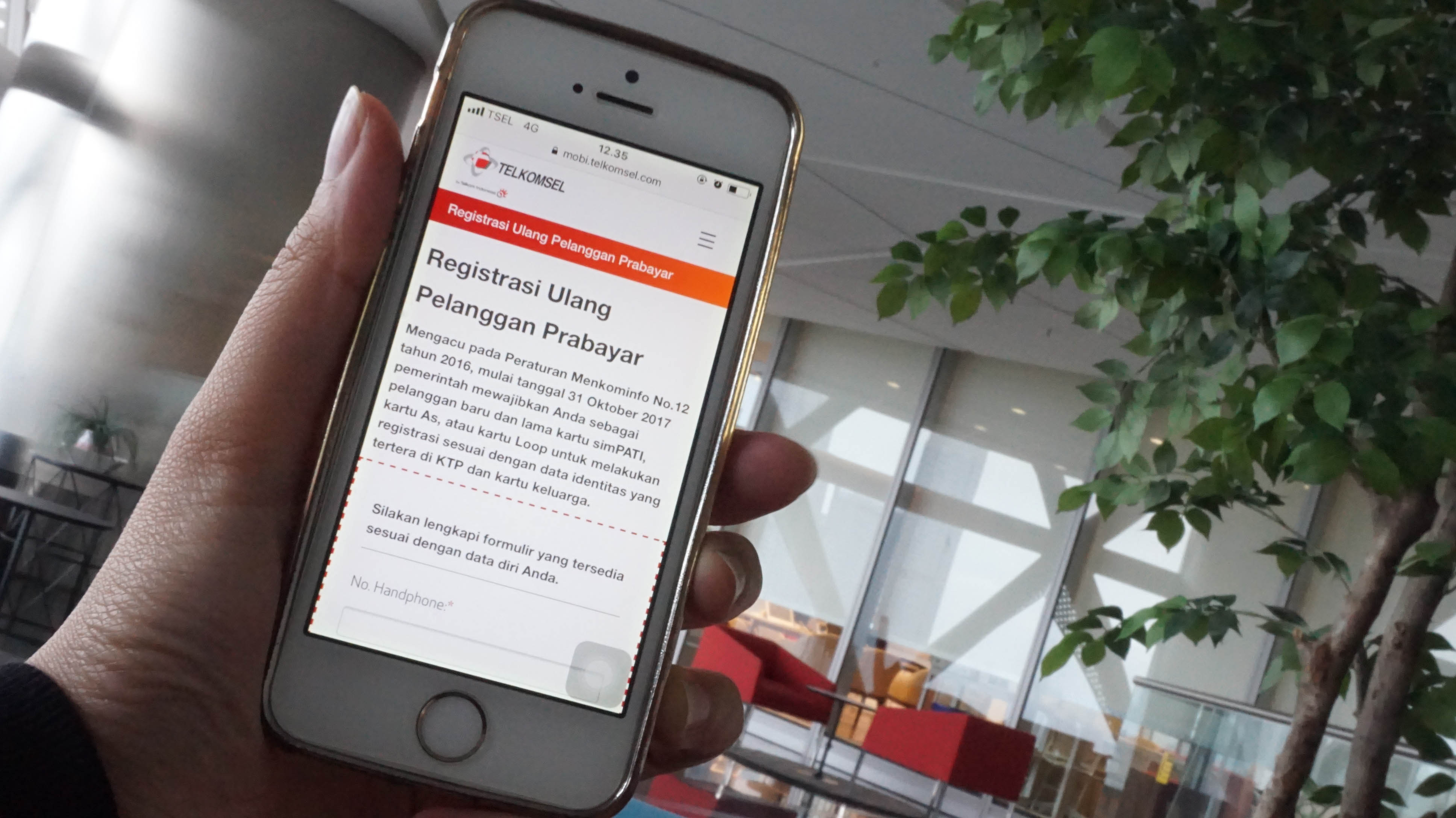 Telkomsel Imbau Pelanggan Registrasi SIM Card