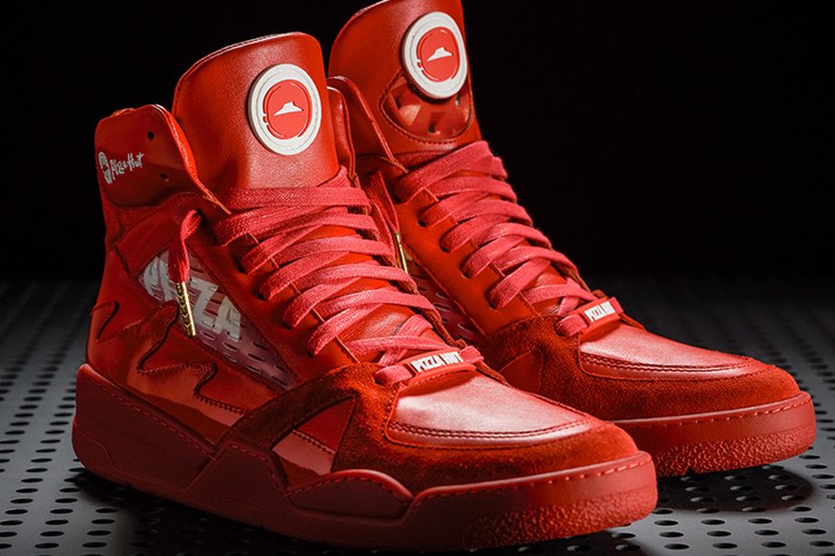 Sepatu Pintar Ini Bisa Disuruh Pesan Pizza