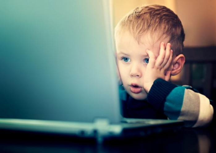 Batasi Anak Internetan, Orang Tua Tetap Dihantui Bahaya Online