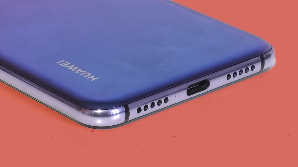 November, Huawei akan Perkenalkan Ponsel 4G Layar Lipat