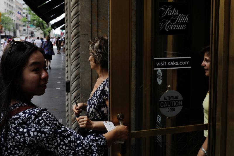 Hacker Bobol Jaringan Toko Saks dan Lord & Taylor