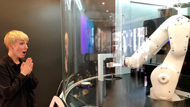 Canggih! Robot Buatan Dr Dre Ini Bisa Gantikan Tugas Barista