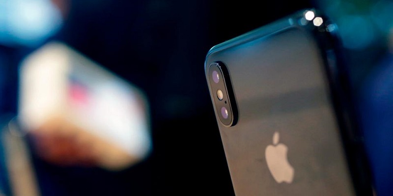 Duh, Kamera iPhone X Retak secara Misterius