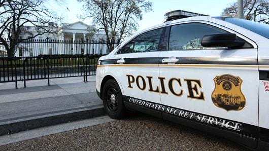 Ponsel Pejabat Gedung Putih Disadap Agen Asing