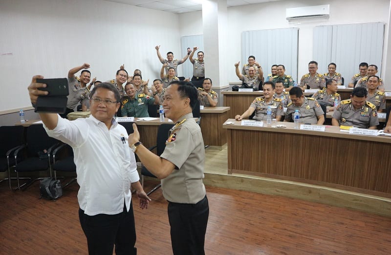 Menkominfo Ajak Polisi Bekerja Lebih “Digital”