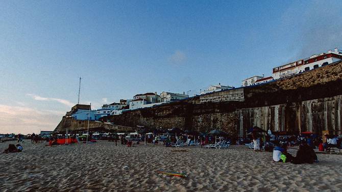 Pasangan Australia Ini Meregang Nyawa Usai Selfie di Atas Tebing