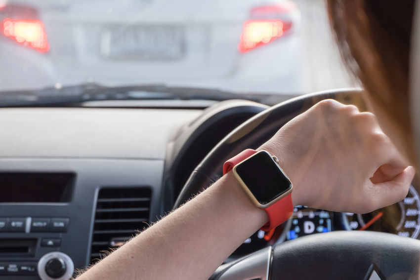 Pakai Apple Watch, Mahasiswa Ini Ditilang Polisi