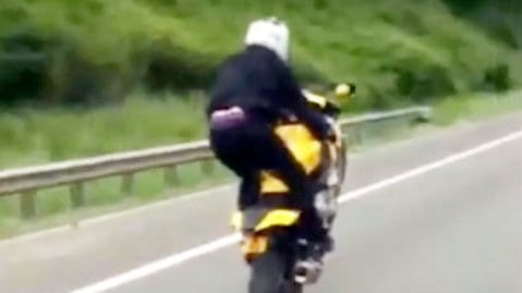 Ngebut Sambil Rekam Ponsel, Bikers Ini Dipenjara