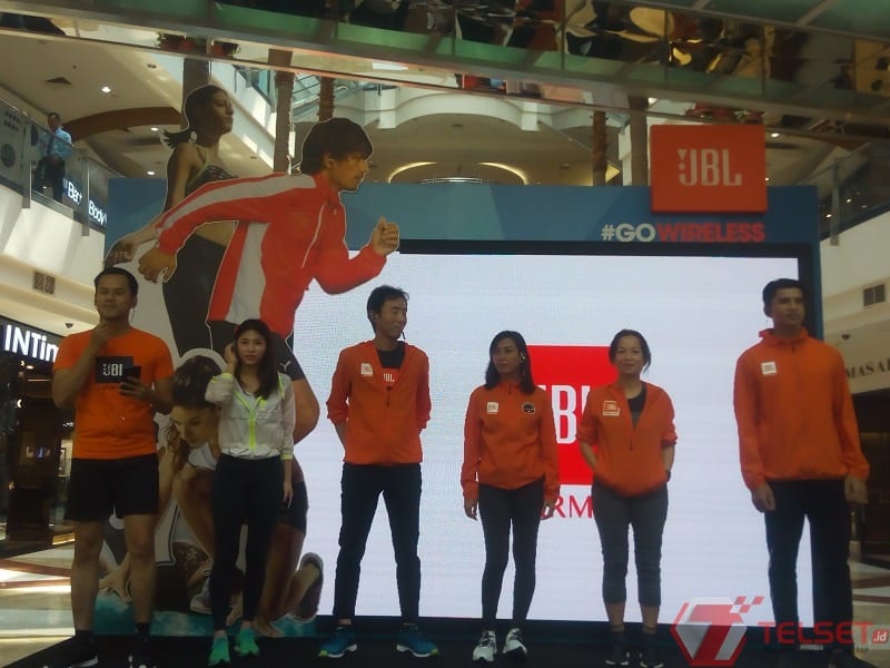 JBL Rilis Enam Model Headphone Sporty
