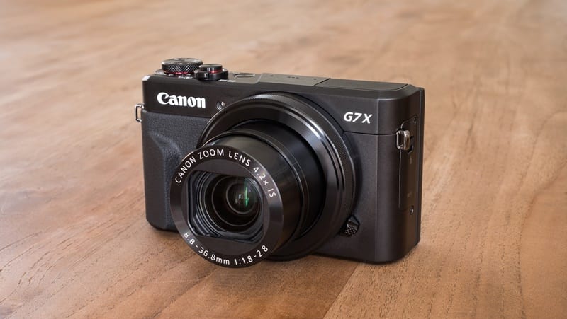 Kamera Kompak Low-end Canon