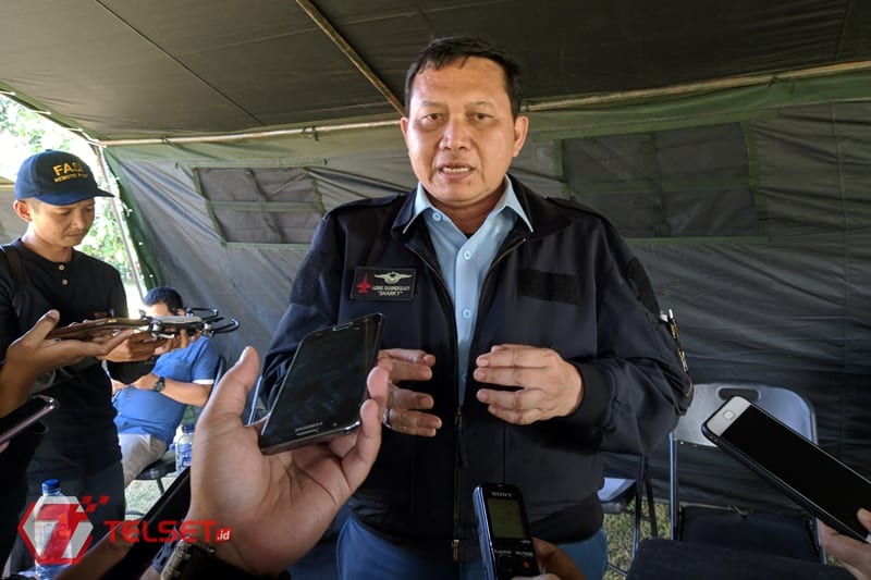 Terbangkan drone di Indonesia