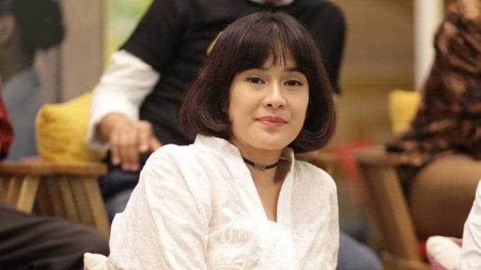 Berkendara Ditemani Dian Sastro
