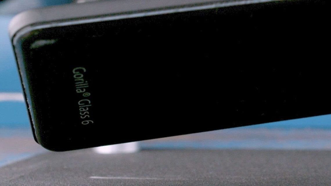 Pemakai Gorilla Glass 6