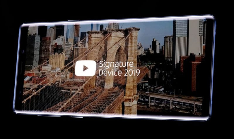 Aneh, iPhone “Hilang” dari Daftar YouTube Signature Device