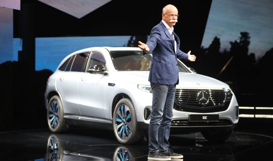 Saingi Tesla, Mercedez Benz Luncurkan Mobil Listrik Pertama