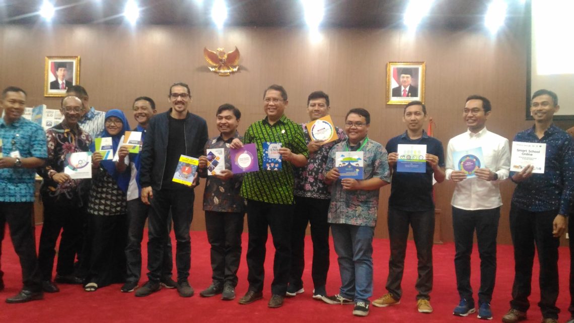 Luncurkan Buku Literasi Digital 2.0, Ini Pesan Menkominfo