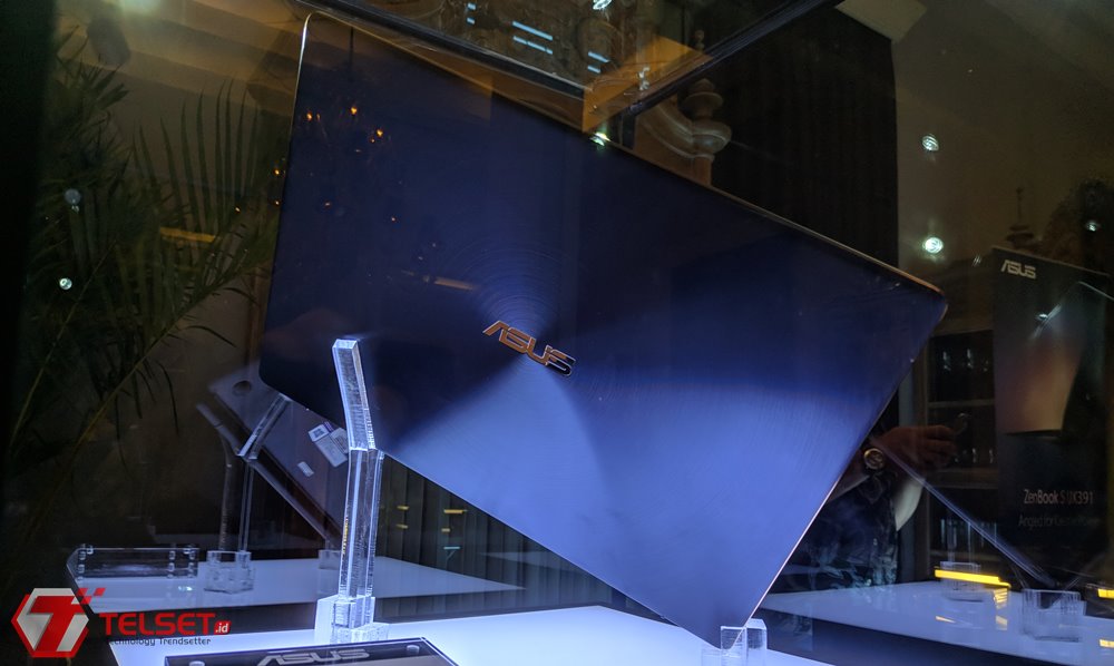 Hands-on Asus ZenBook S UX391UA