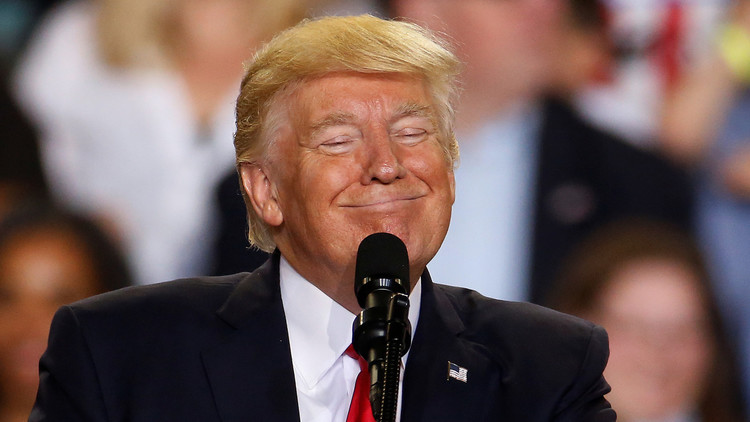 Twitter hapus Donald Trump