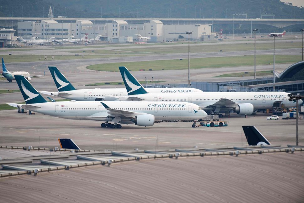 Serangan Siber Bobol Data 9,4 Juta Penumpang Cathay Pacific
